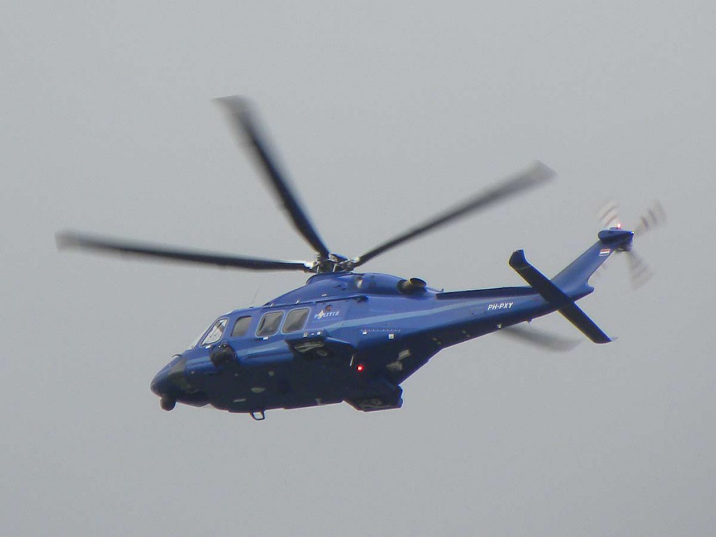 Politiehelikopters spotten 7 politiehelikopter