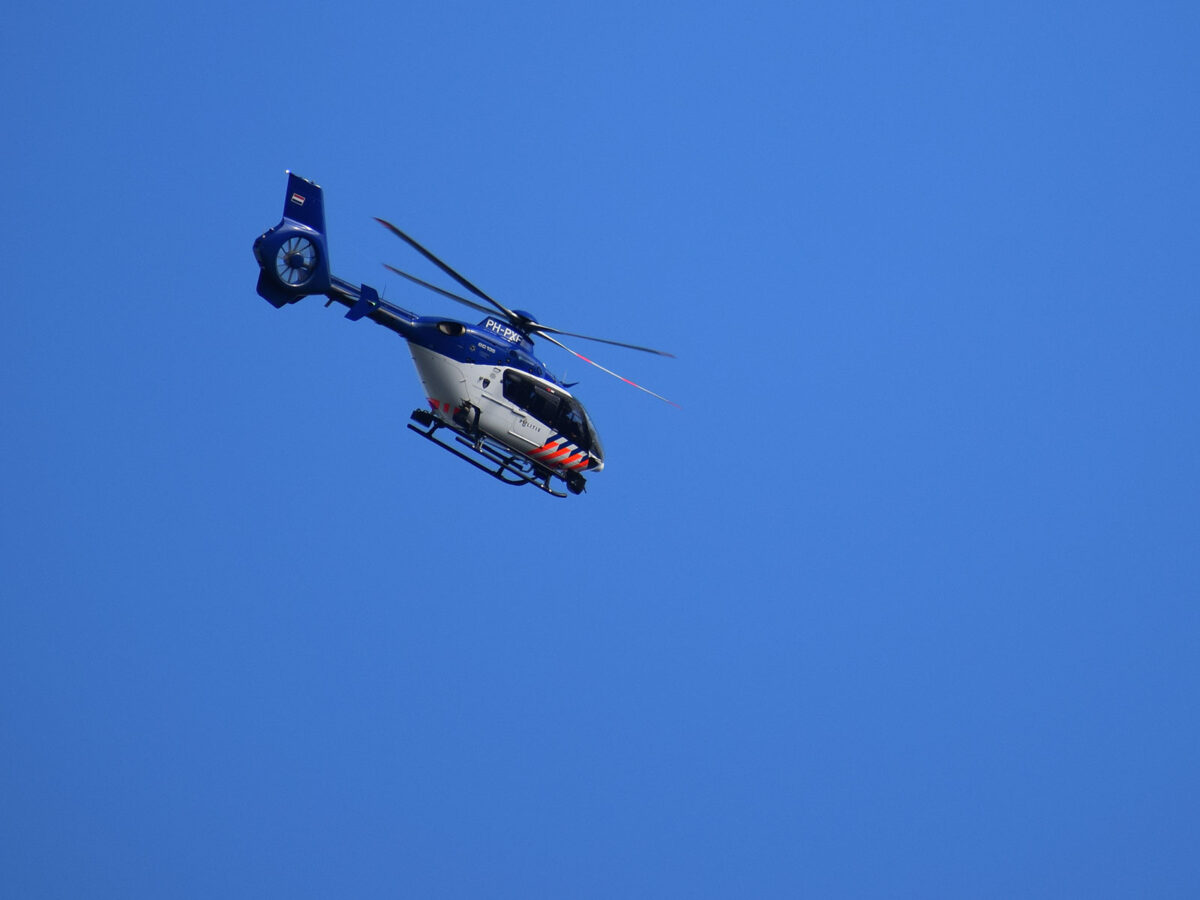 Politiehelikopters spotten 5 PH-PXF